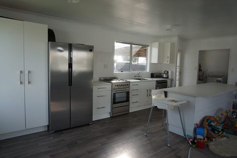 Photo of property in 11 Russell Street, Otane, 4202