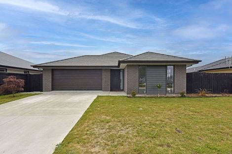 Photo of property in 2 Tara Crescent, Woodend, 7610