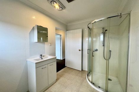 Photo of property in 25 Chieftain Rise, Goodwood Heights, Auckland, 2105