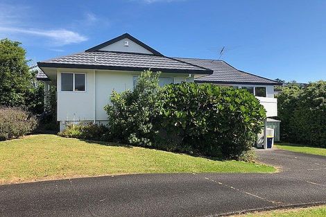 Photo of property in 35 Rifleman Rise, Unsworth Heights, Auckland, 0632