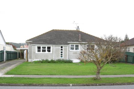 Photo of property in 15 Hewer Crescent, Naenae, Lower Hutt, 5011