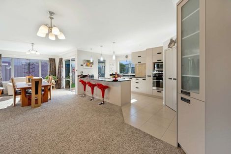 Photo of property in 76 Orotu Drive, Poraiti, Napier, 4112