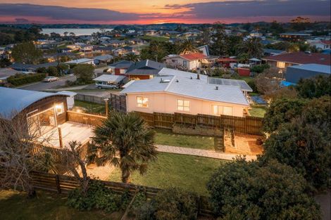 Photo of property in 8 Brigitte View, Snells Beach, 0920