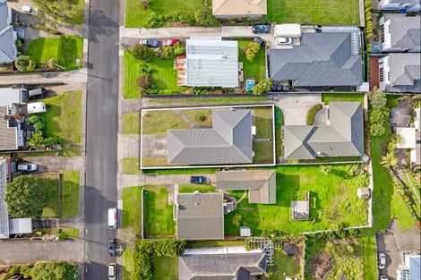 Photo of property in 35 Eastglen Road, Glen Eden, Auckland, 0602