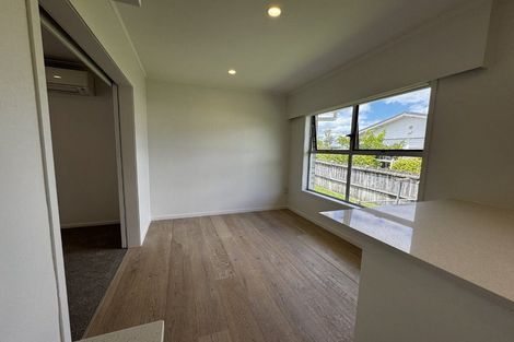 Photo of property in 11 Waitemata Road, Hauraki, Auckland, 0622