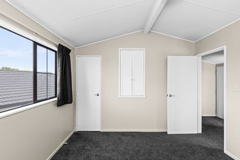 Photo of property in 2/2 Heretaunga Street East, Parkvale, Hastings, 4122