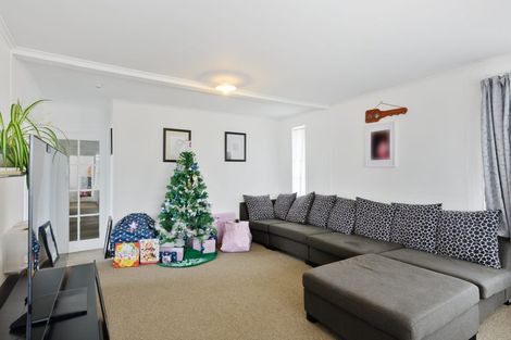 Photo of property in 3 Statesman Street, Henderson, Auckland, 0612