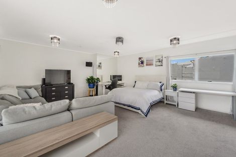 Photo of property in 1/121 Pah Road, Cockle Bay, Auckland, 2014