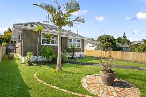 Photo of property in 42 Hilling Street, Titirangi, Auckland, 0604