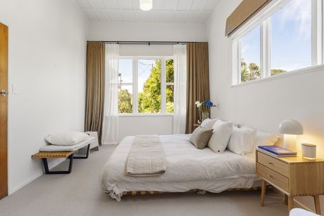 Photo of property in 41 Te Ahuahu Road, Piha, New Lynn, 0772