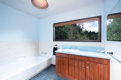 Photo of property in 1/7 Alston Avenue, Kelston, Auckland, 0602