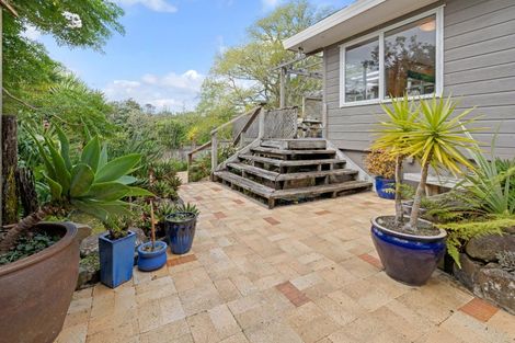 Photo of property in 34 Lochend Place, Highland Park, Auckland, 2010