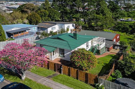 Photo of property in 47 Newington Road, Henderson, Auckland, 0612