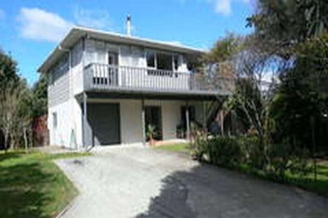 Photo of property in 28 Field Way, Waikanae Beach, Waikanae, 5036