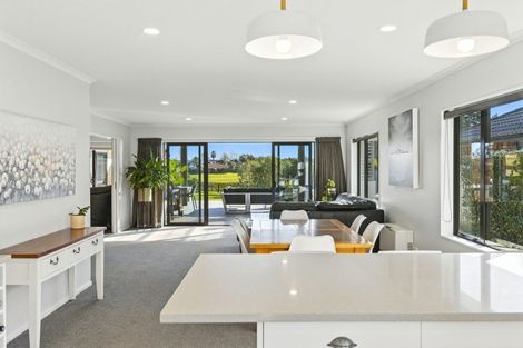 Photo of property in 10 Cottonwood Close, Paraparaumu Beach, Paraparaumu, 5032