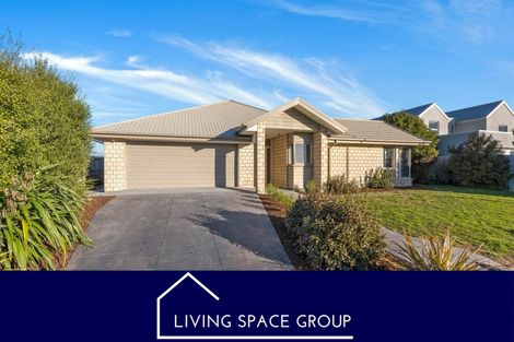 Photo of property in 29 Linkwater Way, Parklands, Christchurch, 8083