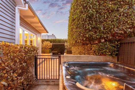 Photo of property in 130 Clyde Road, Ilam, Christchurch, 8041