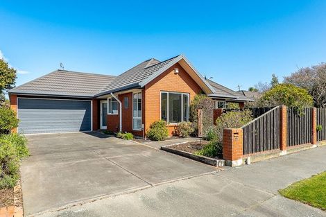 Photo of property in 23 Wittys Road, Avonhead, Christchurch, 8042