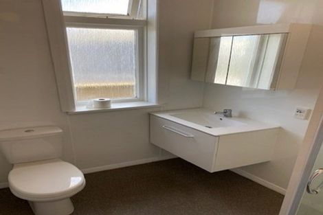 Photo of property in 35 Roxburgh Street, Mount Victoria, Wellington, 6011