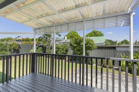 Photo of property in 15 Pine Street, New Lynn, Auckland, 0600