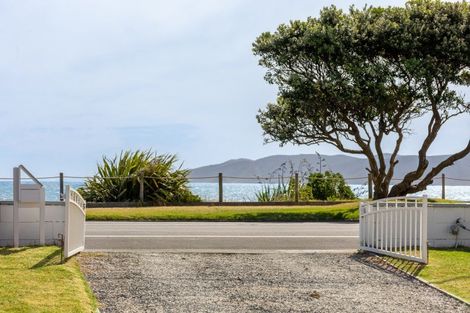 Photo of property in 96 Marine Parade, Paraparaumu Beach, Paraparaumu, 5032