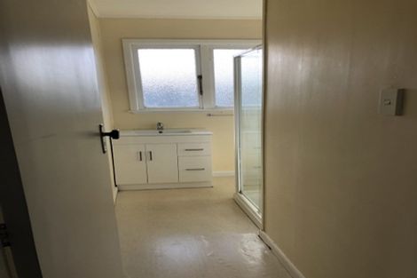 Photo of property in 52 Hutchinson Avenue, New Lynn, Auckland, 0600