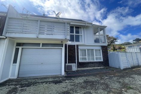 Photo of property in 15 Burdendale Grove, Churton Park, Wellington, 6037