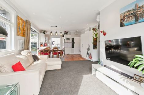 Photo of property in 55 The Parade, Island Bay, Wellington, 6023