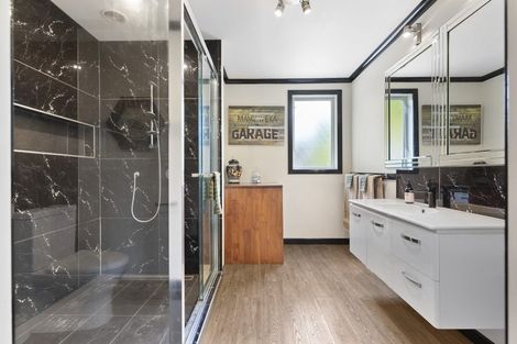 Photo of property in 11 Rangeview Road, Sunnyvale, Auckland, 0612
