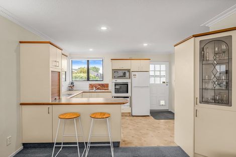 Photo of property in 10 Veitches Road, Casebrook, Christchurch, 8051
