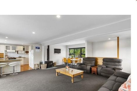 Photo of property in 20 Bertram Road, Kawakawa Bay, 2585
