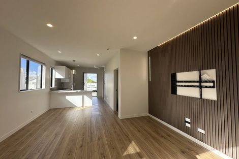 Photo of property in 17b Midgley Road, West Harbour, Auckland, 0618