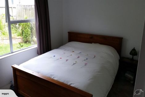 Photo of property in 4 Tawa Road, Te Atatu Peninsula, Auckland, 0610