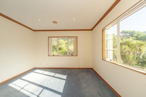 Photo of property in 15 Amesbury Drive, Churton Park, Wellington, 6037