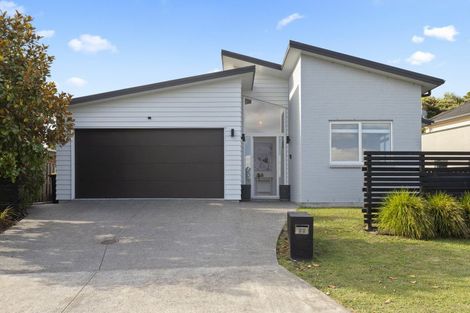 Photo of property in 22 Knoll Rise, Pukekohe, 2120