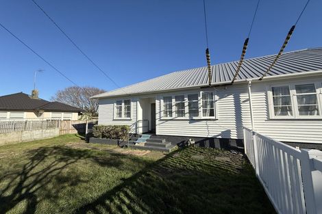 Photo of property in 6 Hutchison Crescent, Durie Hill, Whanganui, 4500