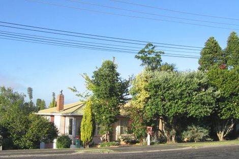 Photo of property in 19 View Road, Glenfield, Auckland, 0627