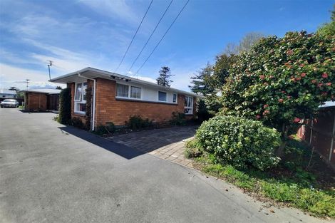 Photo of property in 43 Prestons Road, Redwood, Christchurch, 8051