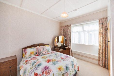 Photo of property in 74 Shamrock Street, Takaro, Palmerston North, 4412