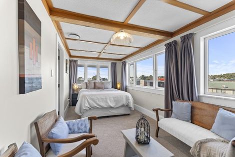 Photo of property in 244 Saint Aubyn Street, New Plymouth, 4310