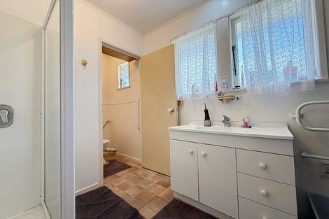 Photo of property in 27 Glendene Avenue, Glendene, Auckland, 0602