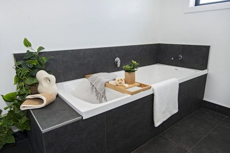 Photo of property in 12 Taurangawaka Road, One Tree Point, 0118