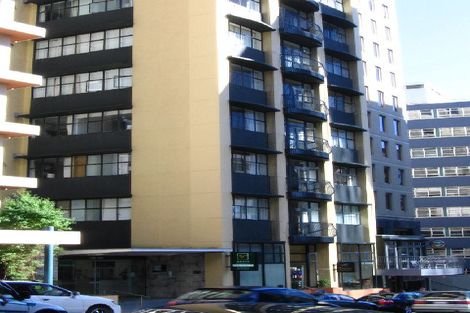 Photo of property in Terrace Garden Apartments, 2e/120 The Terrace, Wellington Central, Wellington, 6011