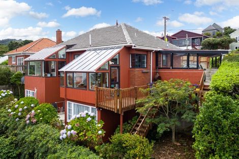 Photo of property in 122 Cashmere Avenue, Khandallah, Wellington, 6035