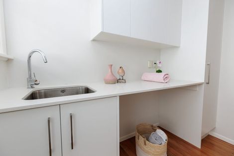 Photo of property in 15 Collier Avenue, Karori, Wellington, 6012