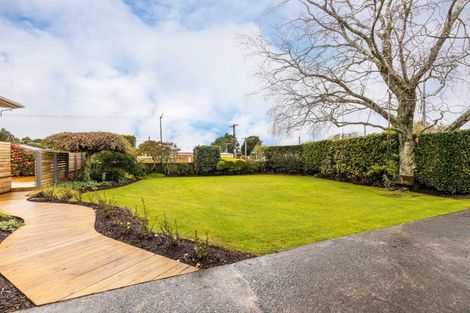 Photo of property in 18 Pukatea Street, Inglewood, 4330