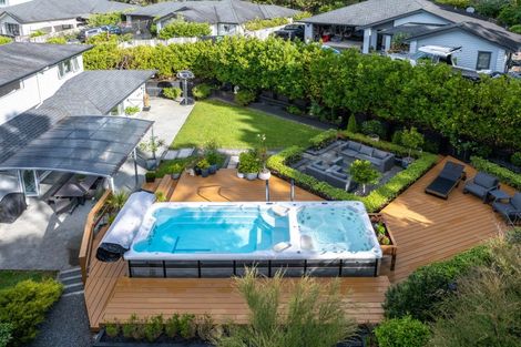 Photo of property in 8 Somerset Place, Stanmore Bay, Whangaparaoa, 0932