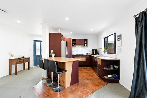 Photo of property in 50 Waiwherowhero Drive, St Andrews, Hamilton, 3200