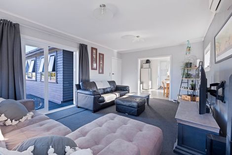 Photo of property in 22 Brookes Terrace, Waitara, 4320