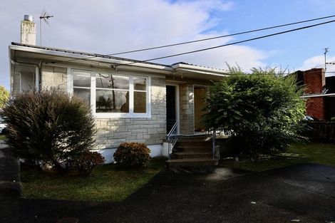 Photo of property in 80 Seymour Road, Sunnyvale, Auckland, 0612